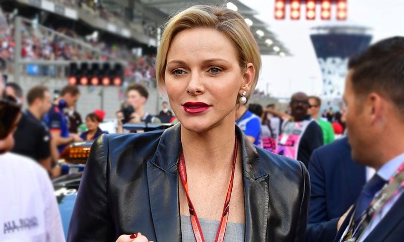 Charlene de Mónaco actualiza su estilismo más transgresor en la Fórmula 1
