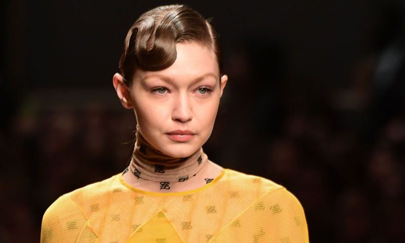 El emotivo recuerdo a Lagerfeld en el primer desfile de Fendi tras su muerte