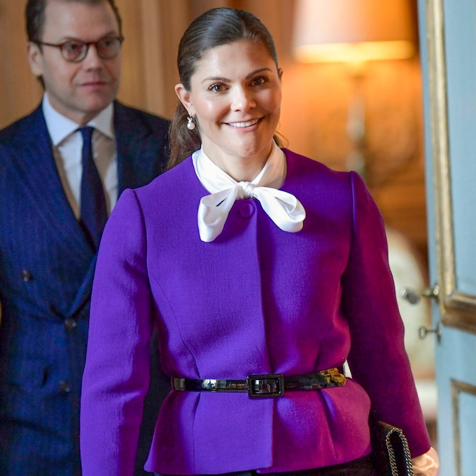 Victoria de Suecia se inspira en Kate para su último acto: ¿es el morado el nuevo color 'royal'?