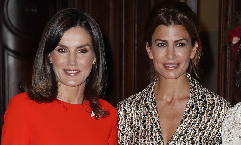 Doña Letizia vs. Juliana Awada: duelo 'made in Zara' a 10.000 km de España