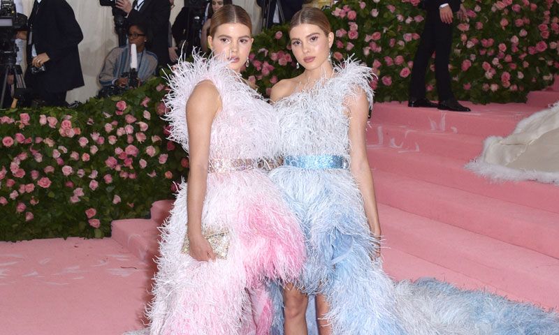 Los mensajes de Victoria y Cristina Iglesias a través de la moda en su gran debut