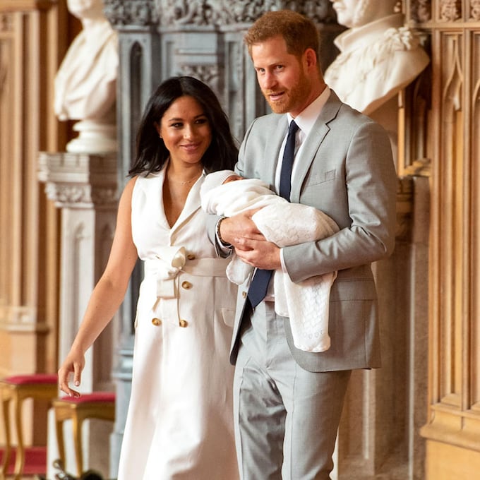 Meghan Markle se desmarca de Diana y Kate con su 'look' en la presentación del 'royal baby' 