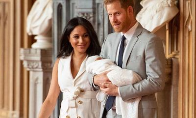Meghan Markle se desmarca de Diana y Kate con su 'look' en la presentación del 'royal baby'