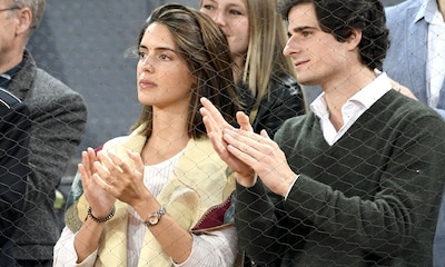 Un chaleco especial y 3 básicos, el look de Sofía Palazuelo en su cita con el tenis