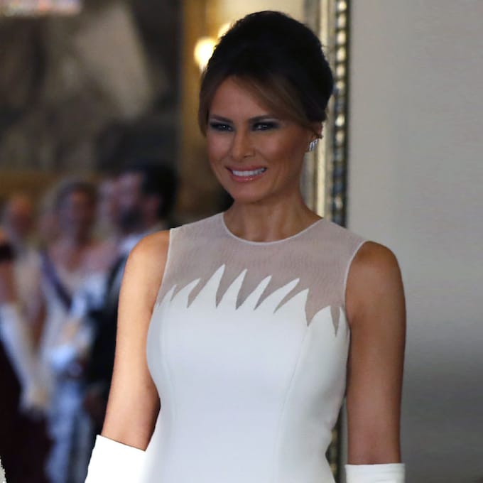 Melania Trump se viste de Hollywood para una noche en palacio