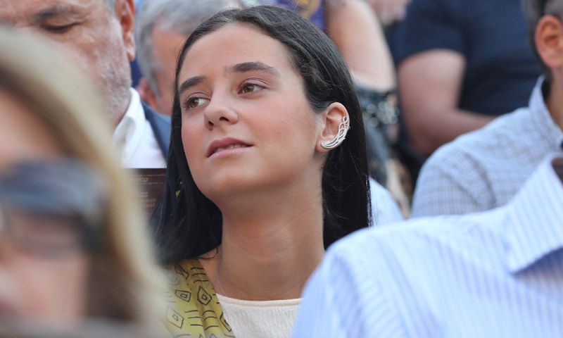 Victoria Federica marca la diferencia con el accesorio de las 'royals' más modernas