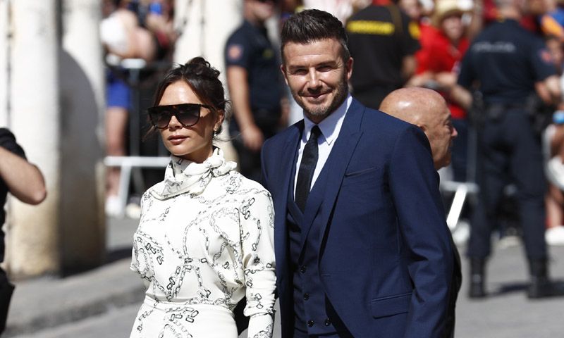 Victoria Beckham se salta el protocolo en Sevilla con el último look premamá de Meghan