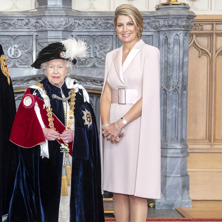 Máxima actualiza en Inglaterra el estilo que le 'coronó' como reina