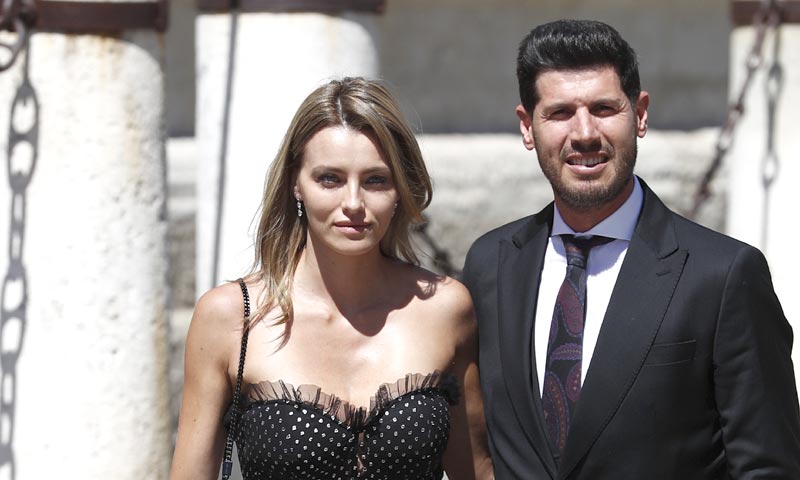 Los lectores de HOLA.com deciden: la invitada mejor vestida de la boda de Pilar y Sergio fue...