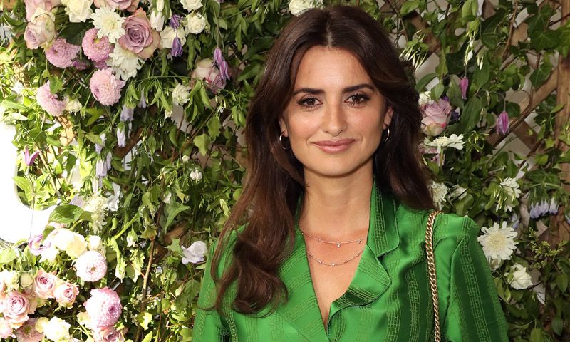 El mono de verano con el que nunca esperábamos ver a Penélope Cruz