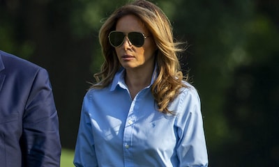 Melania Trump anticipa el relevo del pantalón pitillo y la camisa blanca