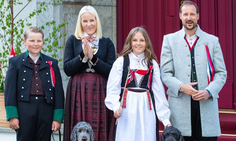 El nuevo bunad que lucirá Ingrid de Noruega en su confirmación, un regalo de su abuela