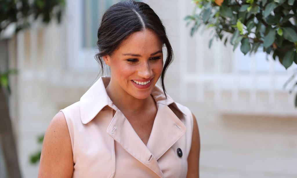 Desde África, todos los looks de Meghan Markle en su primer viaje oficial como mamá