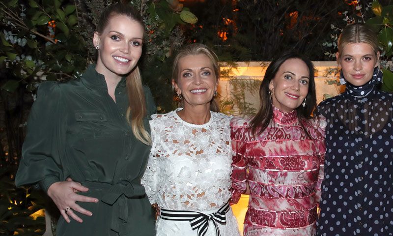 Lady Kitty Spencer desafía los códigos de invitada con un estilo inusual en ella