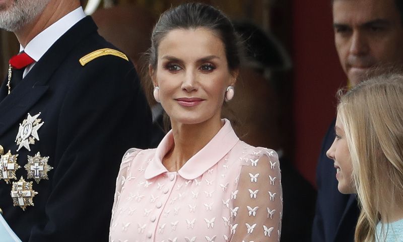 Doña Letizia rompe con su tradición para la Fiesta Nacional estrenando el look bailarina