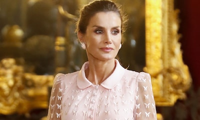 Los pendientes de la reina Letizia, un 'préstamo' del joyero de doña Sofía