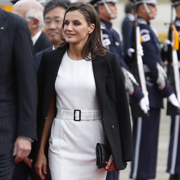 La Reina apuesta sobre seguro con dos de sus vestidos internacionales más exitosos