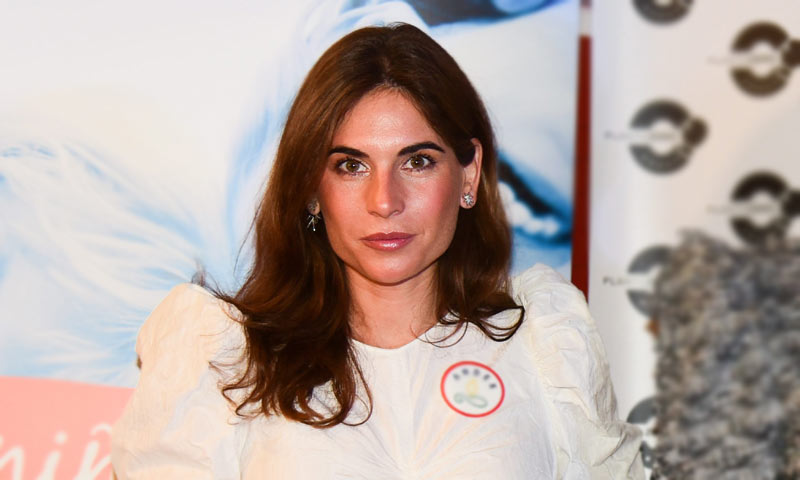 Lourdes Montes se suma a la tendencia 'puffy' que reinventa la clásica camisa blanca