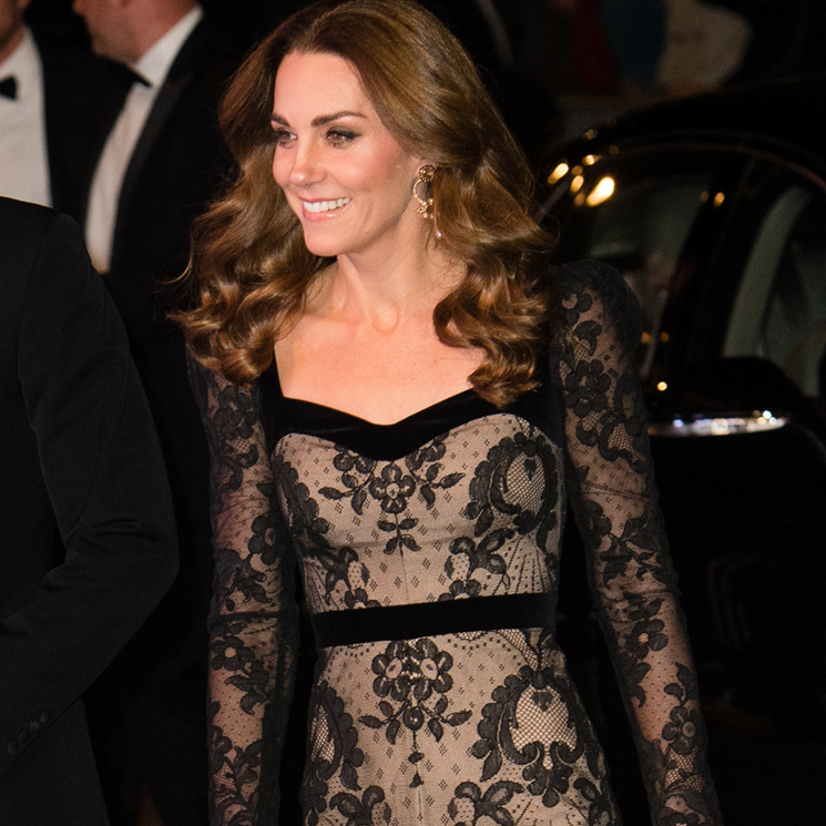Kate Middleton, de estreno en la Royal Variety con un falso 'naked dress' 