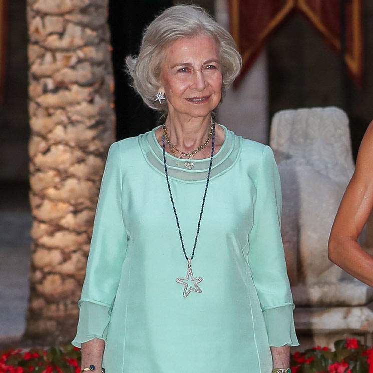 Del traje 'Letizia' a los 'palazzo': el nuevo estilo de la reina Sofía, en 9 claves