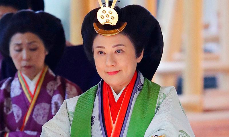 Un mes después Masako vuelve a lucir su kimono más especial, el de la entronización de Naruhito