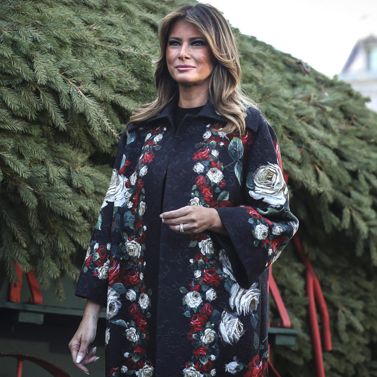 El recuerdo de Melania a su abrigo más polémico en la cuenta atrás para Navidad