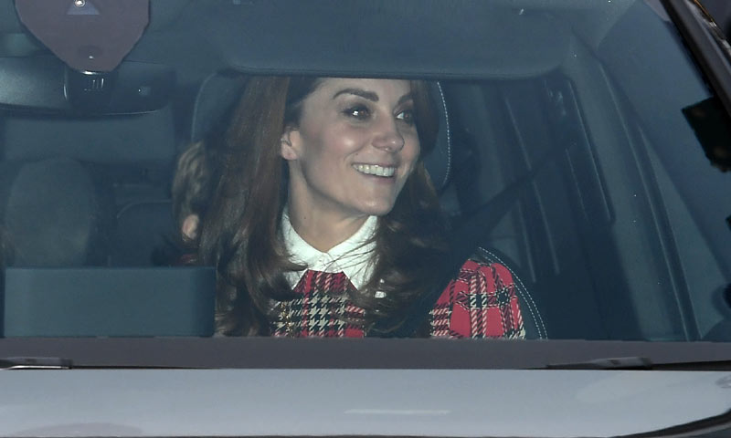 El curioso caso de los pendientes 'desaparecidos' de Kate Middleton en el palacio de Buckingham