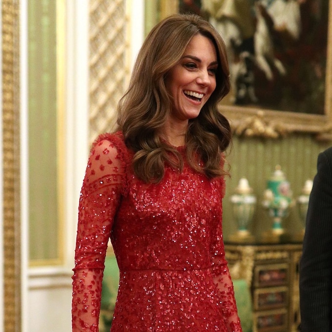 Kate Middleton acapara todas las miradas con su vestido-joya semitransparente