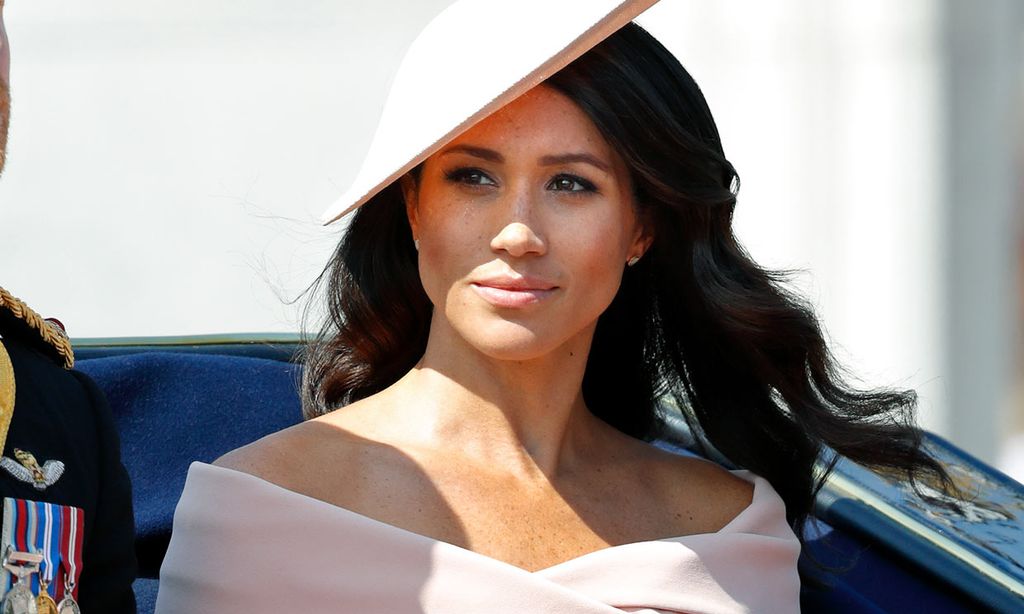 La última 'royal' en sumarse al 'escote Meghan' no es la que imaginas