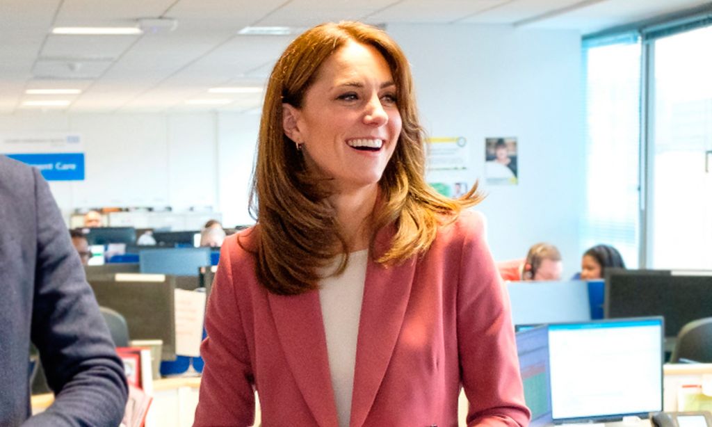 Kate Middleton se apunta al traje sastre 'todoterreno' de la reina Letizia