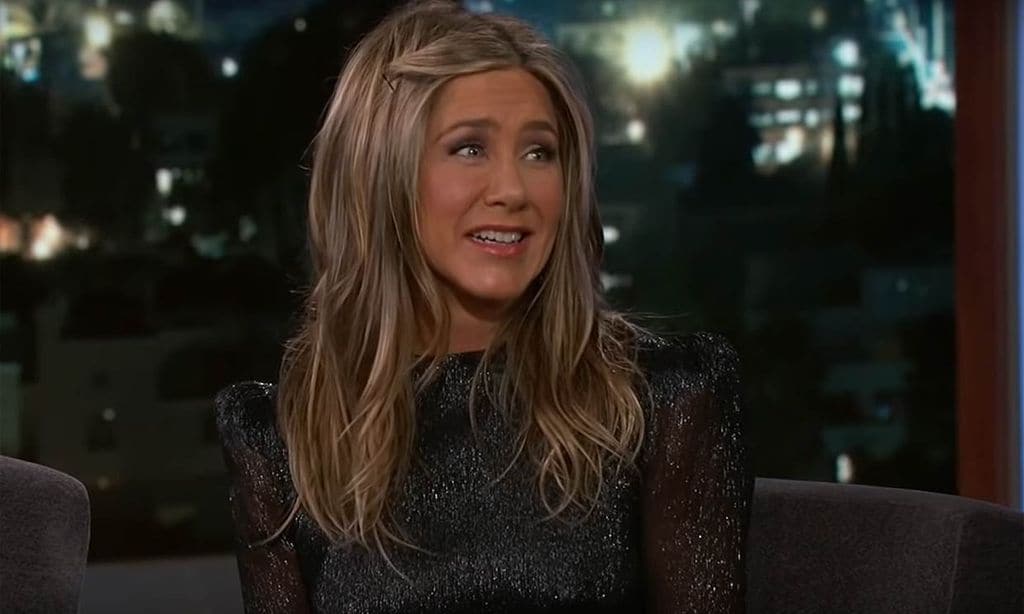 Jennifer Aniston con vestido verde