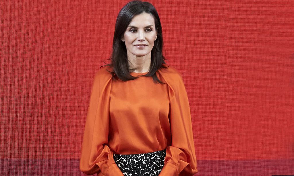 De Zara a Mango: las firmas asequibles que adoran doña Letizia y otras 'royals'