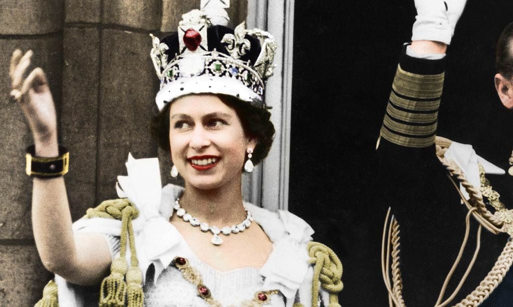 Reina Isabel en su coronación