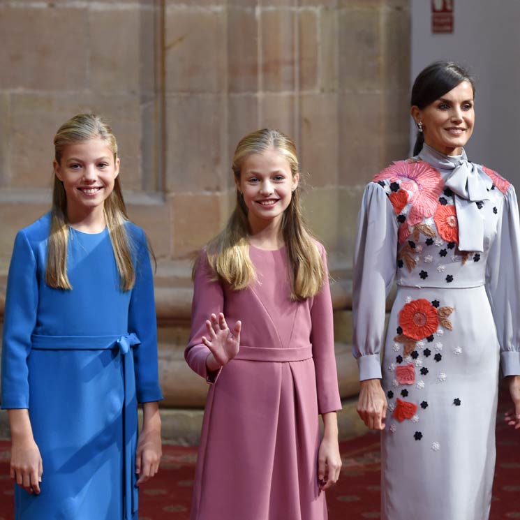 5 veces en las que doña Letizia le ha prestado ropa y complementos a sus hijas