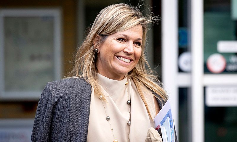 ¡2 veces en menos de un mes! Máxima de Holanda recicla su camisa 'made in Spain'