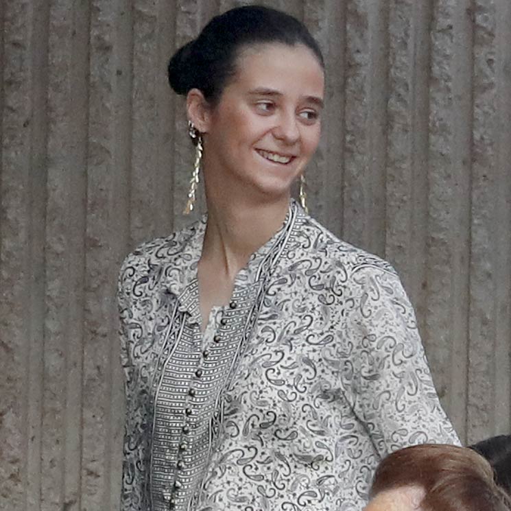 Cómodo y bohemio: El look de Victoria de Marichalar con caftán y minifalda