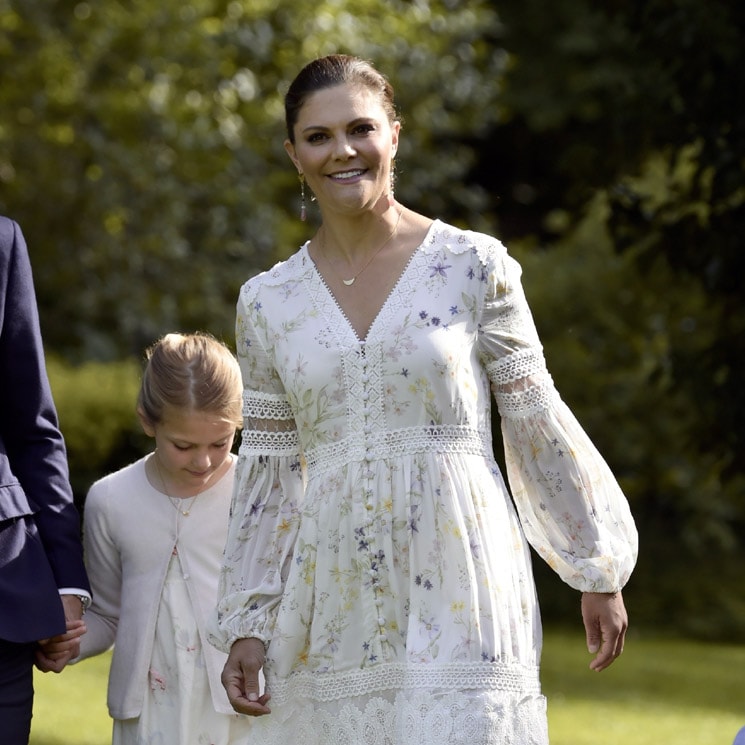 Victoria de Suecia celebra su 43 cumpleaños con un precioso vestido de estilo ibicenco