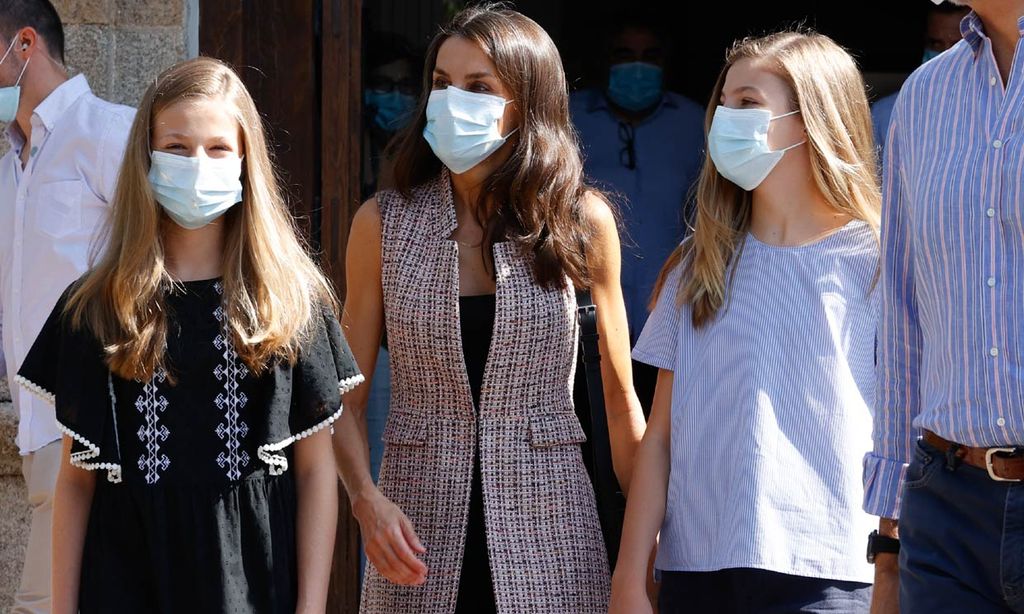 Reina Letizia con sus hijas Leonor y Sofía