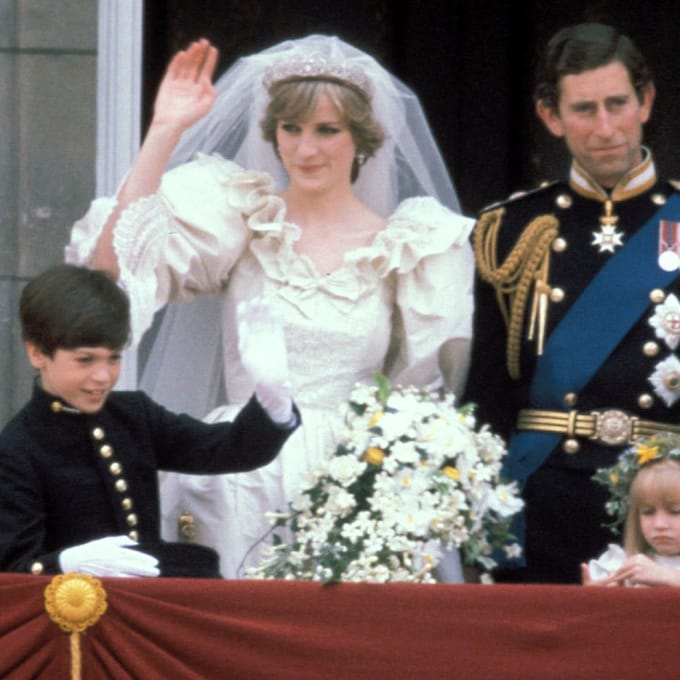 El vestido de novia y otros detalles de moda vistos en la boda de Diana y Carlos hace 40 años
