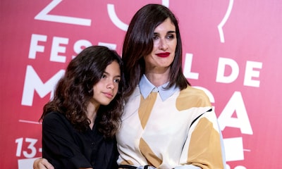 El triunfo del vestido camisero, por Paz Vega y su hija, Ava Salazar, en el Festival de Málaga