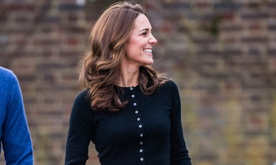 12 formas de llevar la falda midi plisada según Kate Middleton y otras 'royals'
