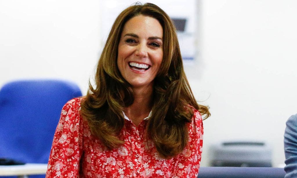 Kate Middleton con vestido camisero