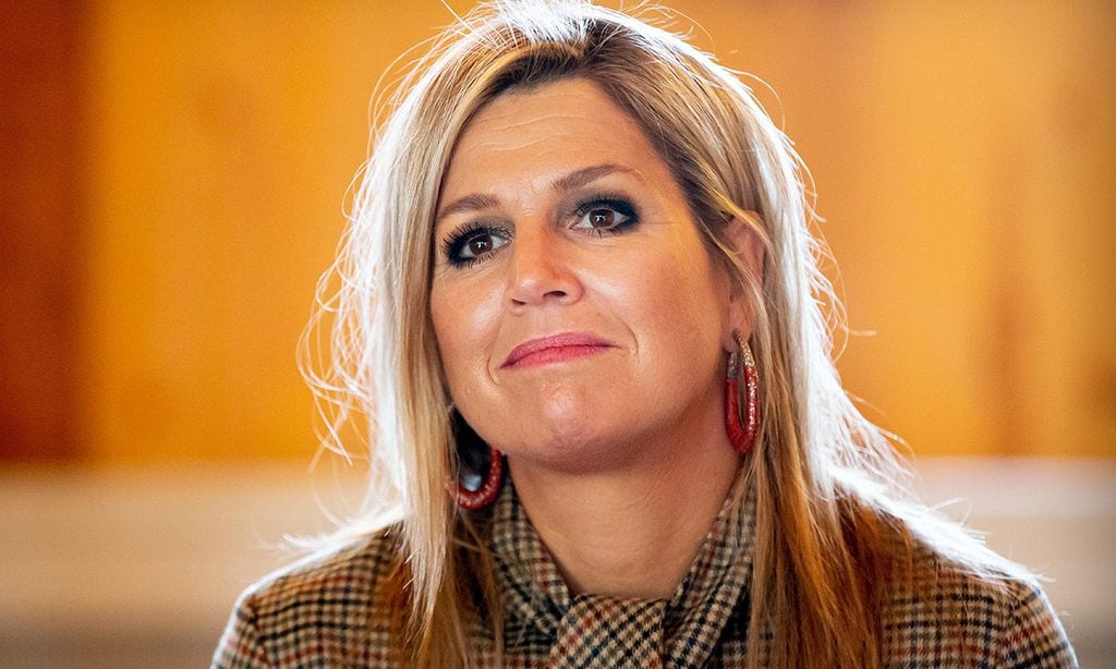 Máxima de Holanda sorprende con un diseño 'midi' muy británico