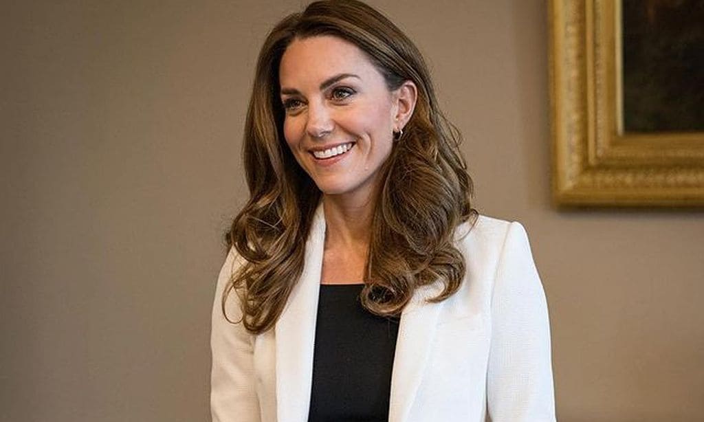 Kate Middleton con un vestido azul