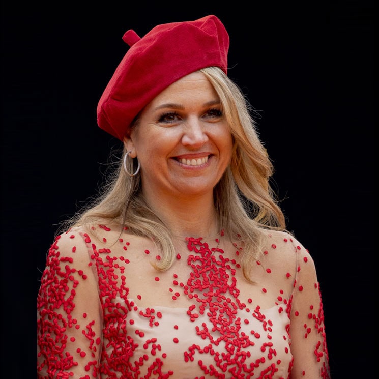 Máxima, Charlene y otras 'royals' que han triunfado con el accesorio parisino más chic