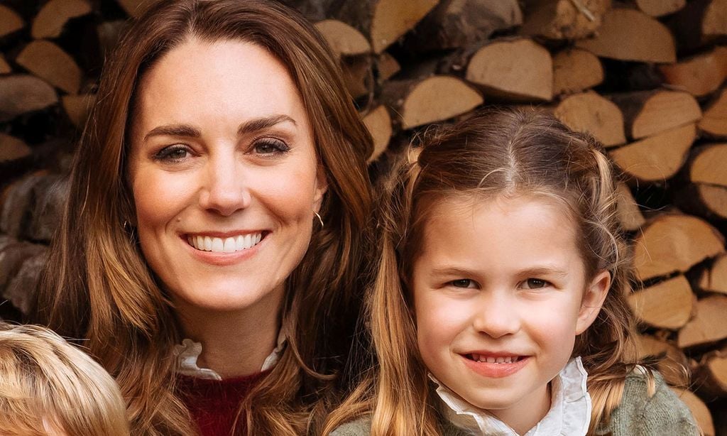 ¡Tras los pasos de mamá! Charlotte estrena las botas españolas favoritas de Kate Middleton