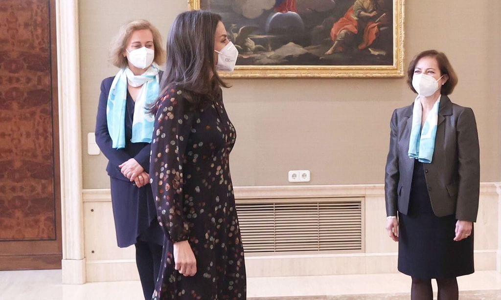 Doña Letizia rescata el vestido 'confeti' que rompió una tradición