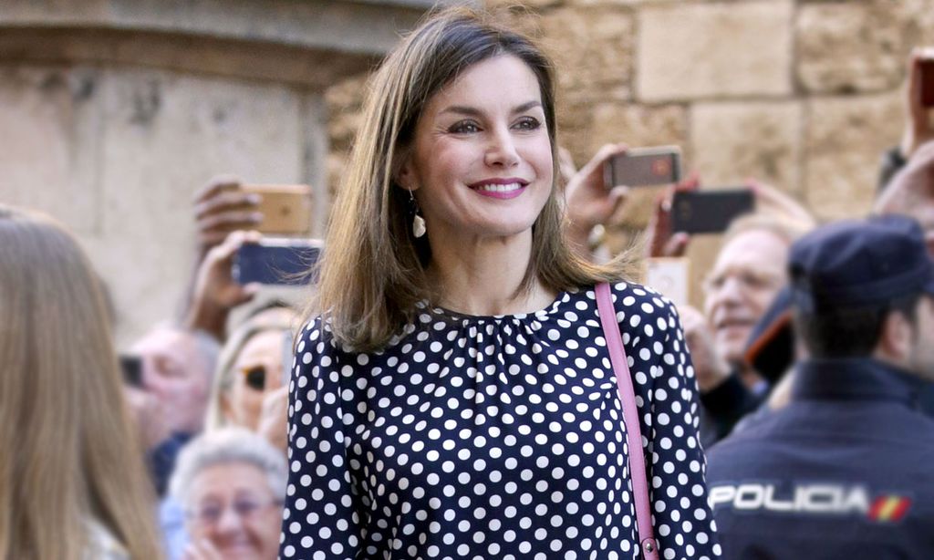 El estilo más versátil de doña Letizia: una misma cita tradicional, 12 looks diferentes