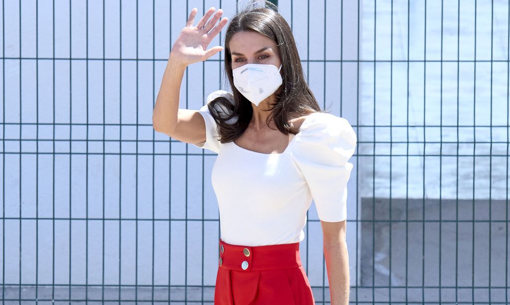 La manga 'puffy', la tendencia que moderniza los básicos de doña Letizia
