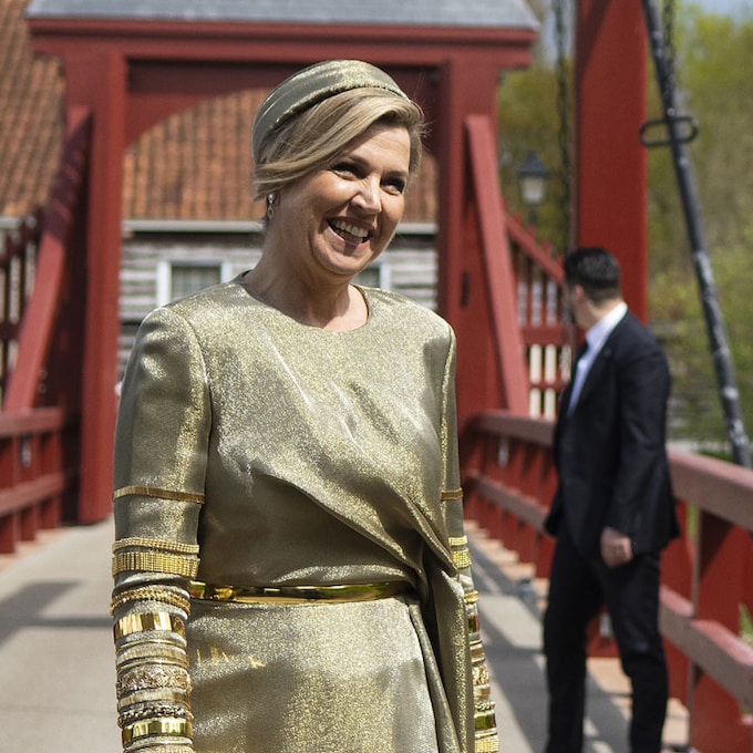 Máxima de Holanda da una nueva oportunidad al vestido-joya de los 34 brazaletes dorados